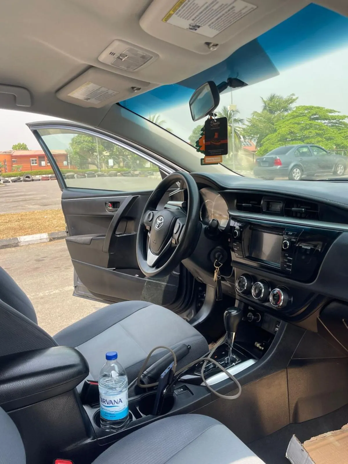 Toyota Corolla 2018 LE - Image 9