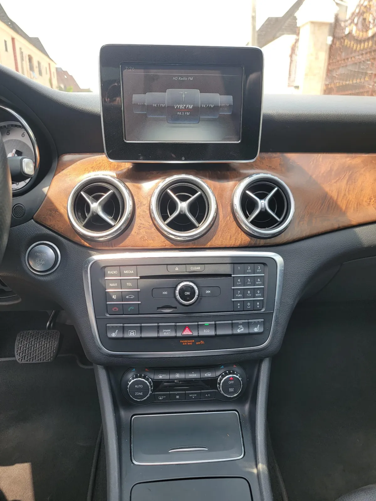 Mercedes Benz GLA250 2016 Fullest Option - Image 4