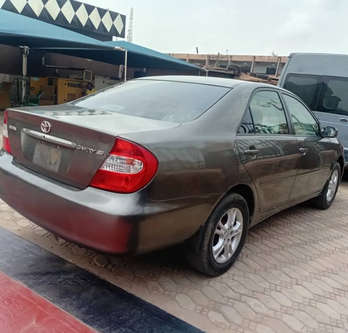 Used Toyota Camry 2004 for Sale - Image 2
