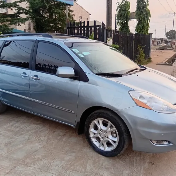 Toyota Sienna 2005