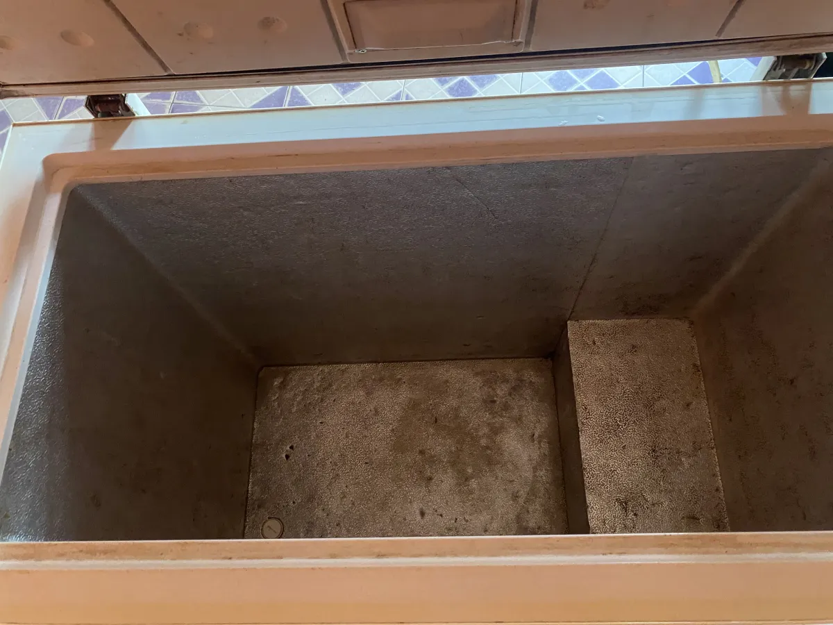 LG 198L Chest Freezer - Image 2