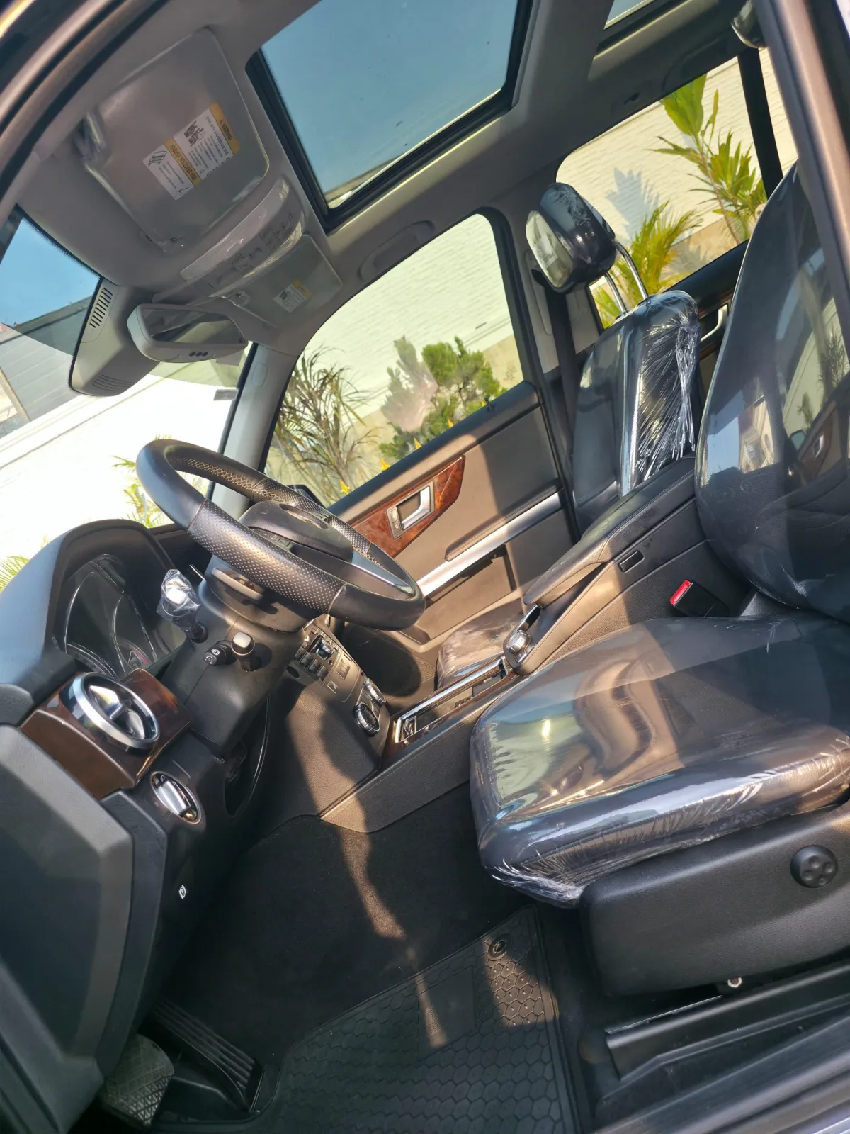 Mercedes Benz GLK350 2014 Fullest Option - Image 2