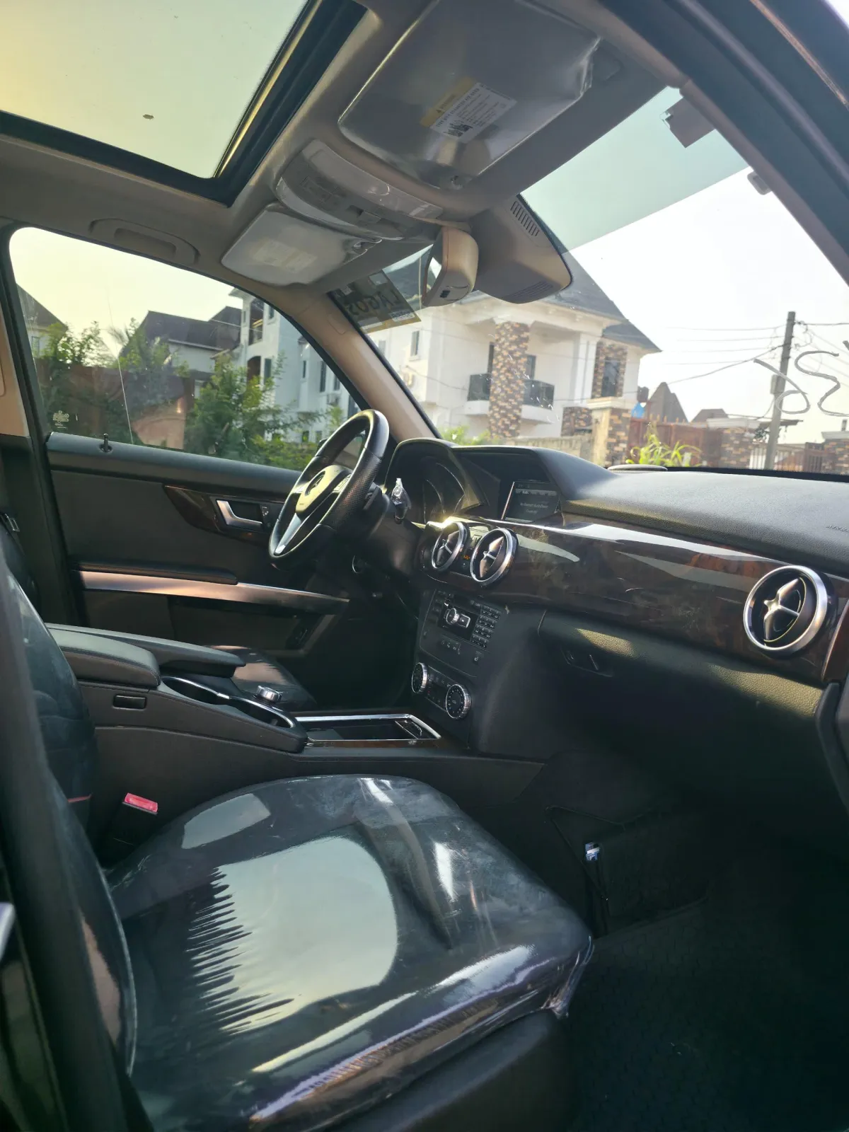 Mercedes Benz GLK350 2014 Fullest Option - Image 3