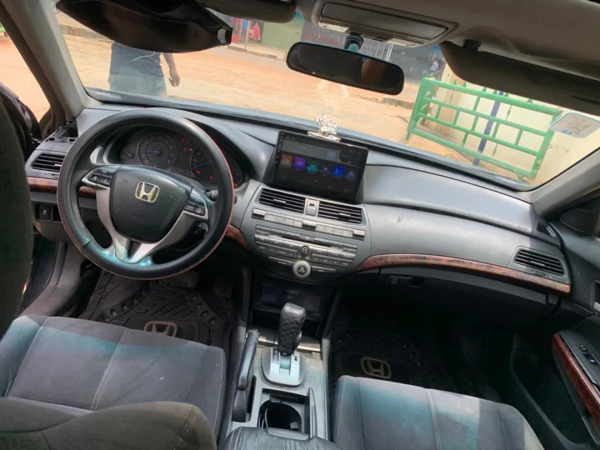 Honda crosstour 2010 - Image 9