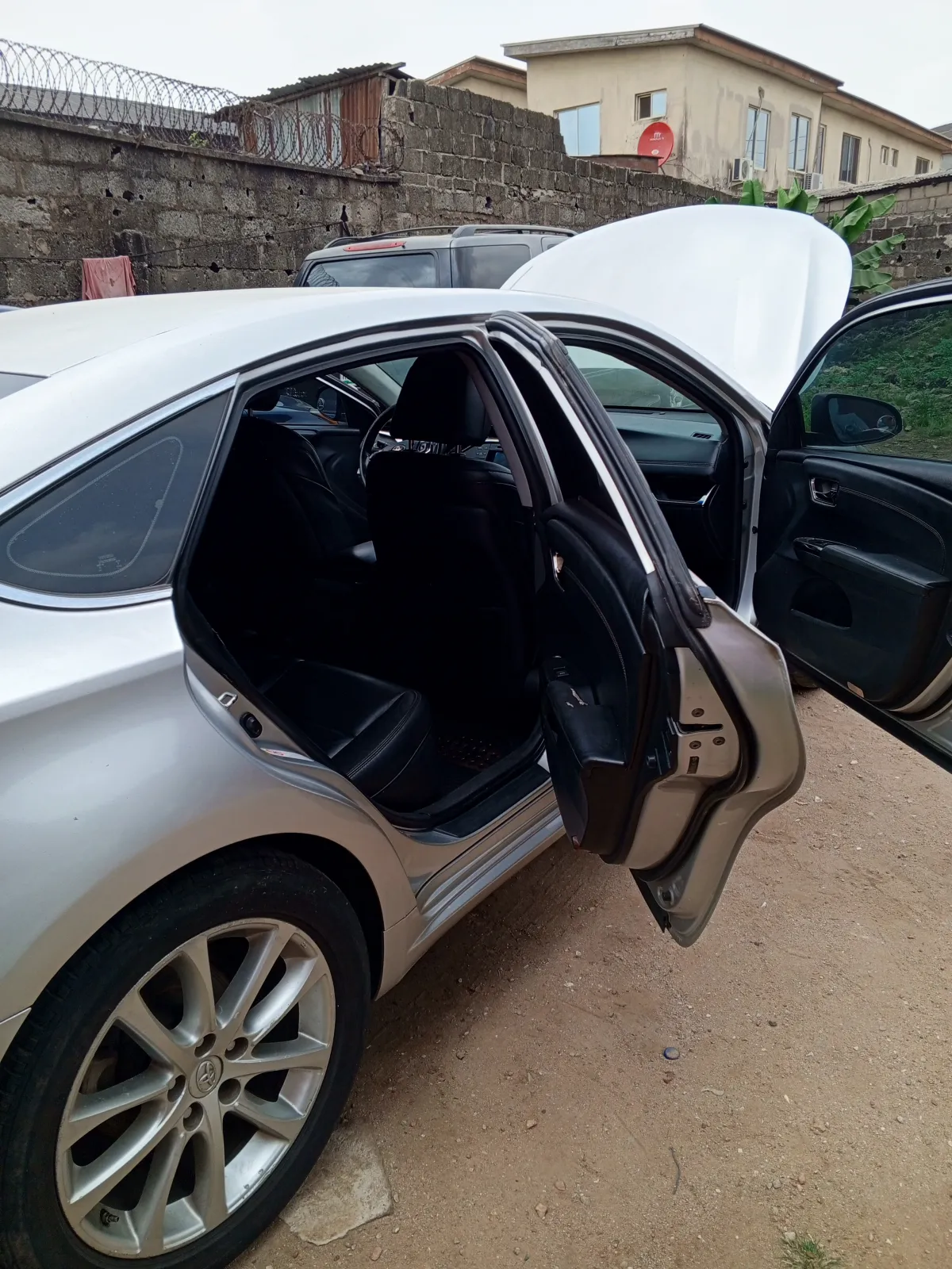 Toyota Avalon - Image 8