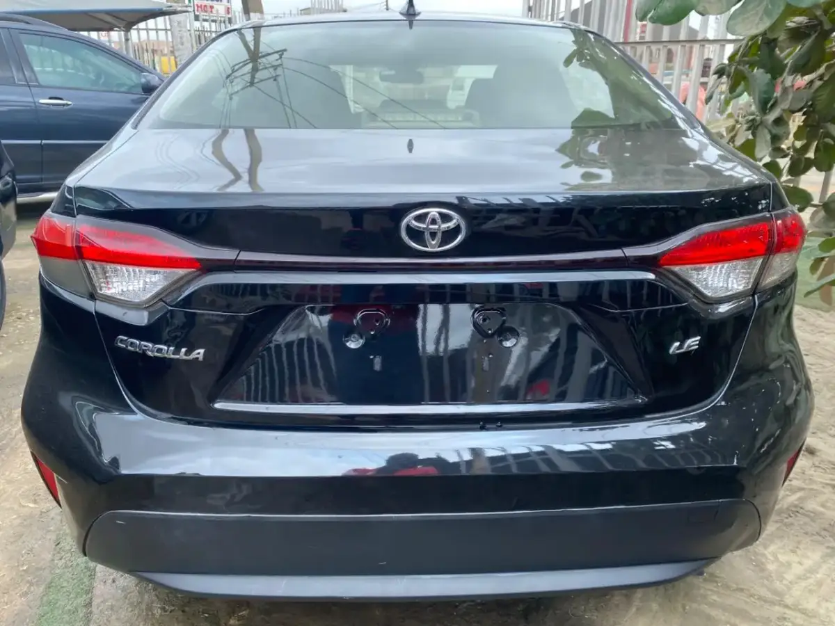 Toyota Corolla - Image 10