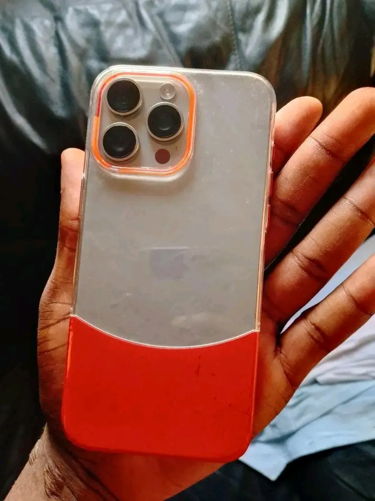 iPhone 15 Pro Max is available for sale - Image 4