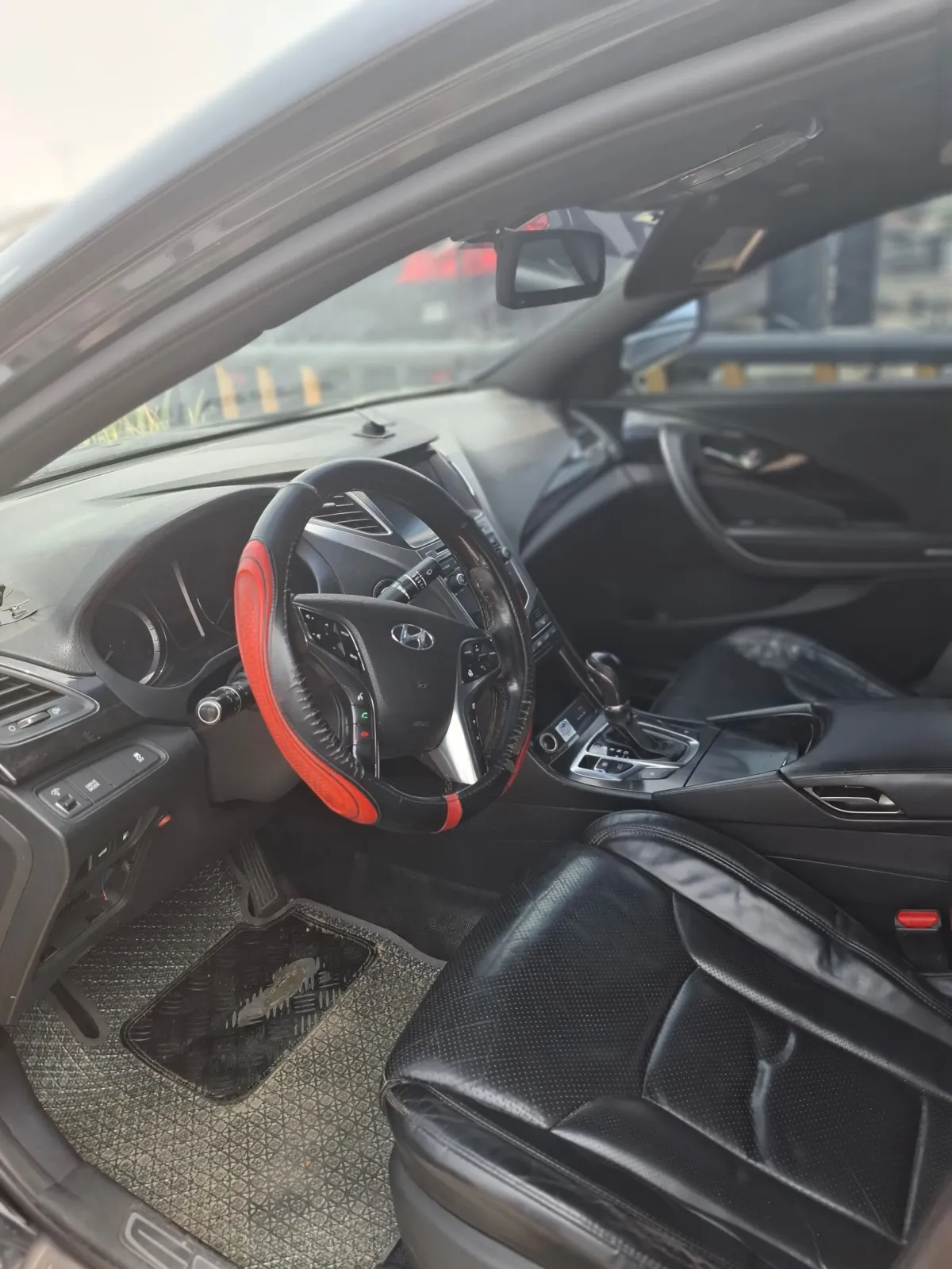 2016 Hyundai Grandeur (Azera) - Full Option Luxury - 103k KM - Image 4