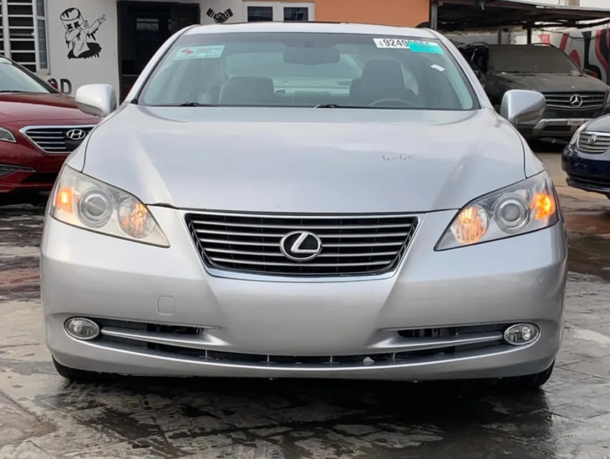 Clean Lexus Es 350 for sale at affordable price - Image 1