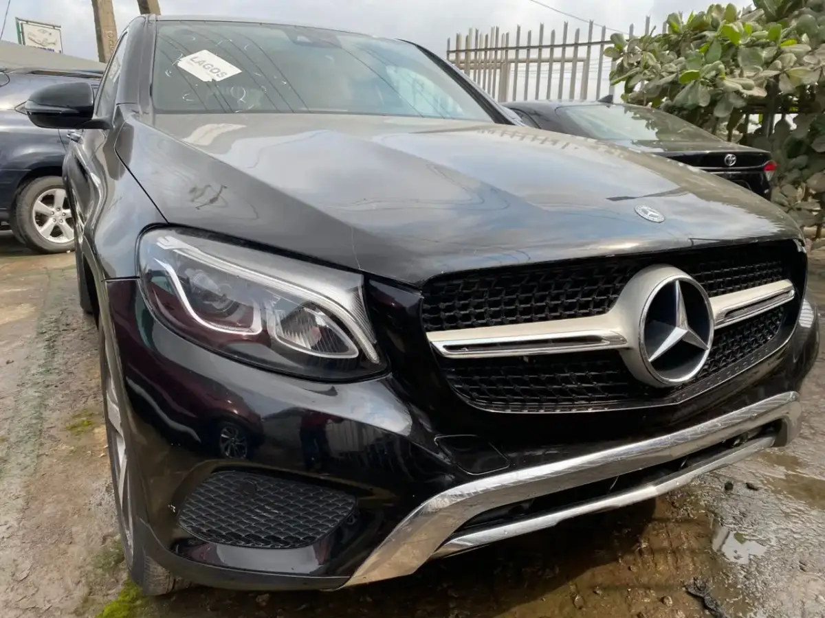 Mercedes Benz - Image 1