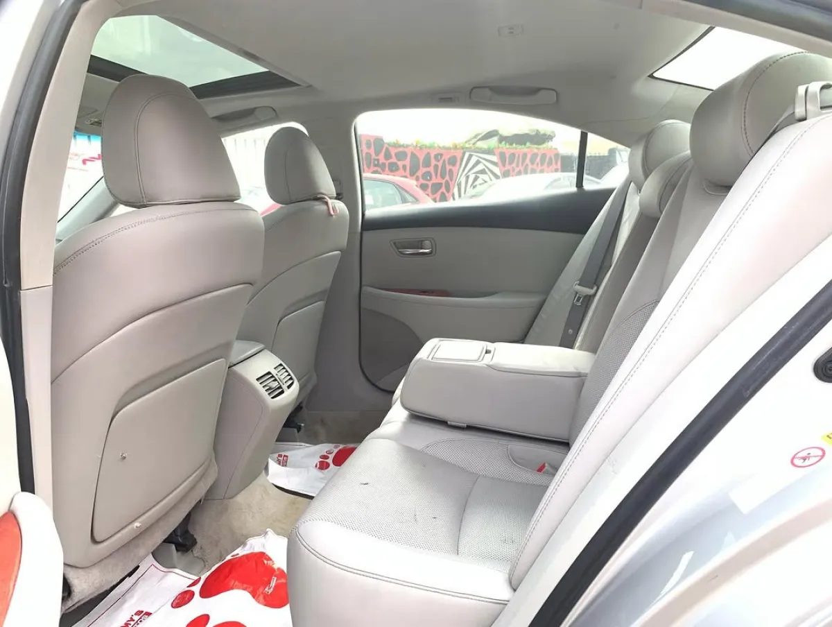 Clean Lexus Es 350 for sale at affordable price - Image 2