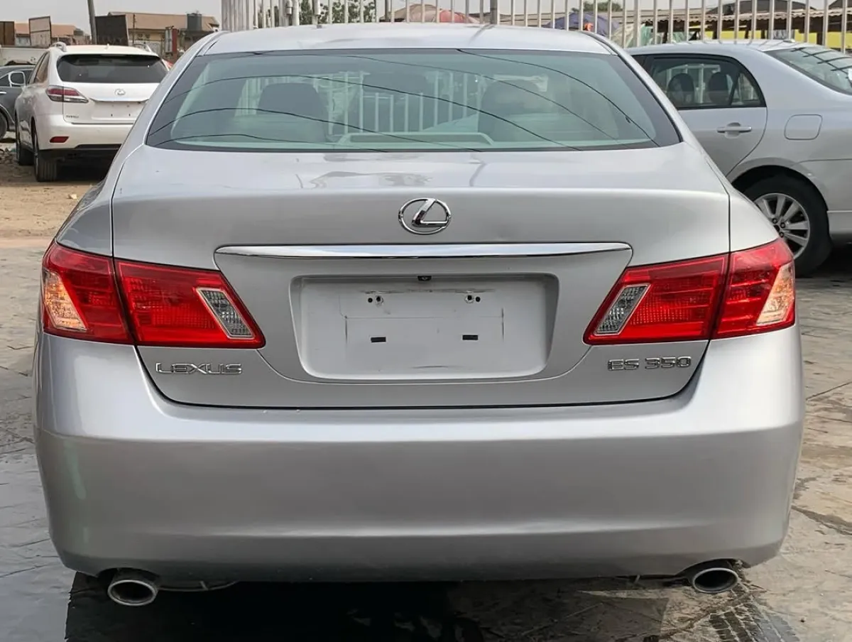 Clean Lexus Es 350 for sale at affordable price - Image 3