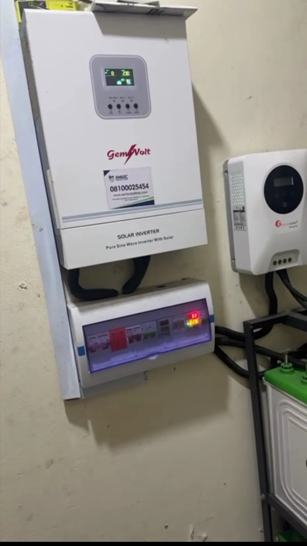 4 Inverter Battery and 12 Panels - Image 1