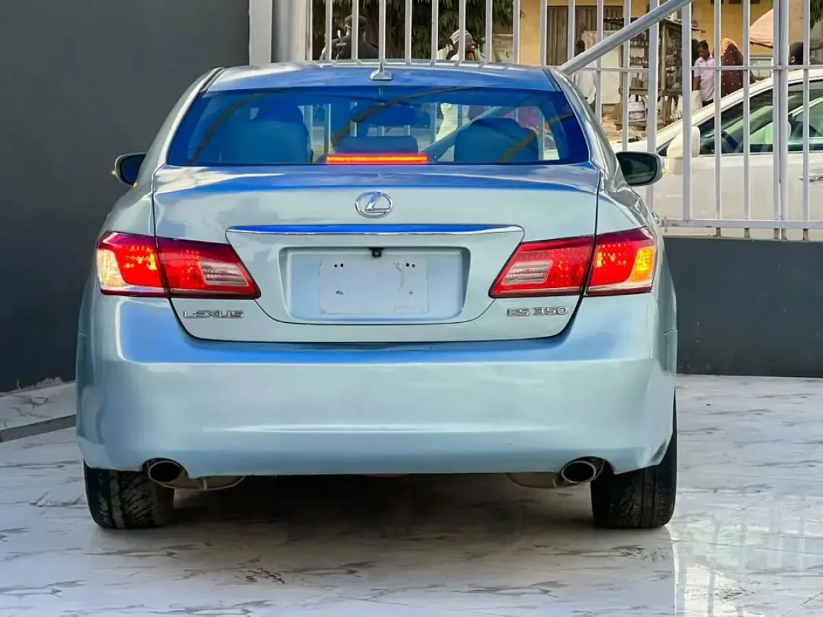 2011 Es 350 Lexus for Sale at affordable price - Image 3