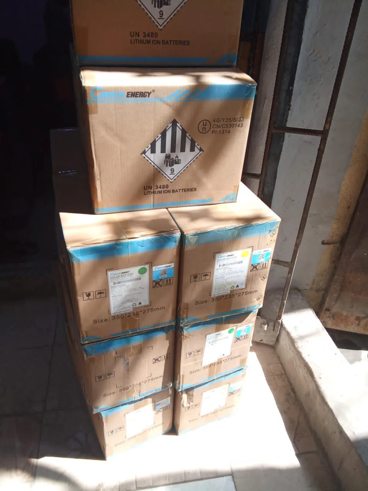 200ah 12v cworth ion battery - Image 2