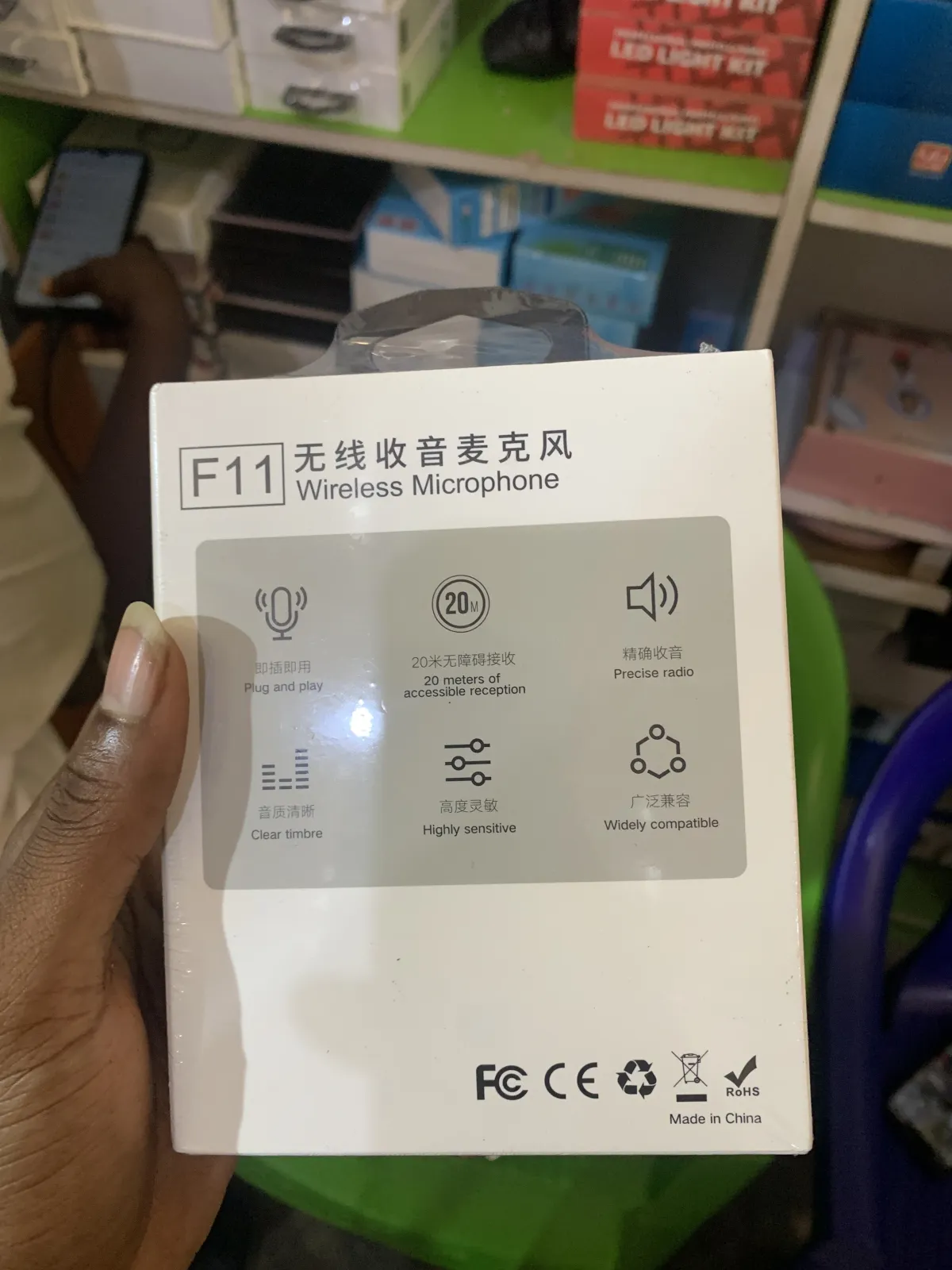 F11-2 Dual Wireless Microphone - Image 3