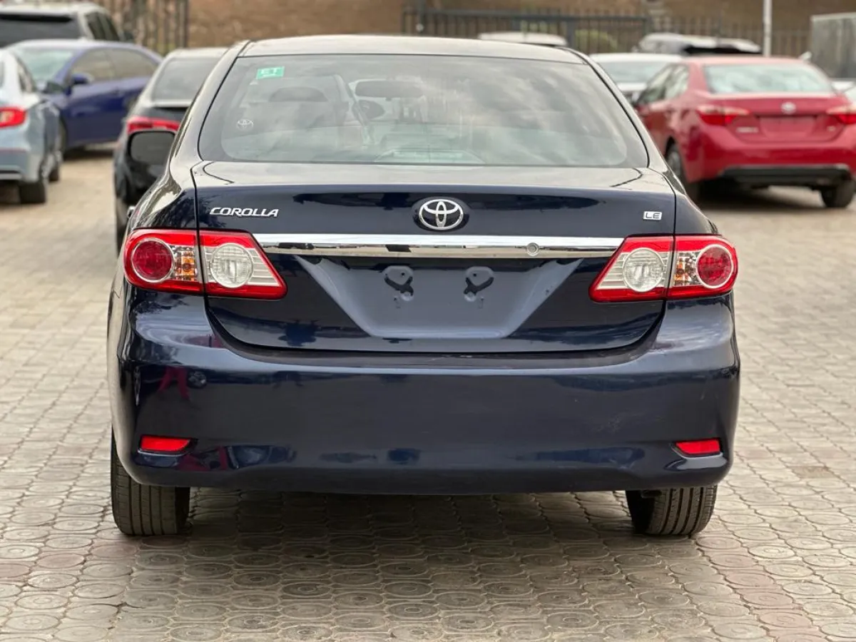 Clean Tokunbo Toyota Corolla 2012 - Image 2
