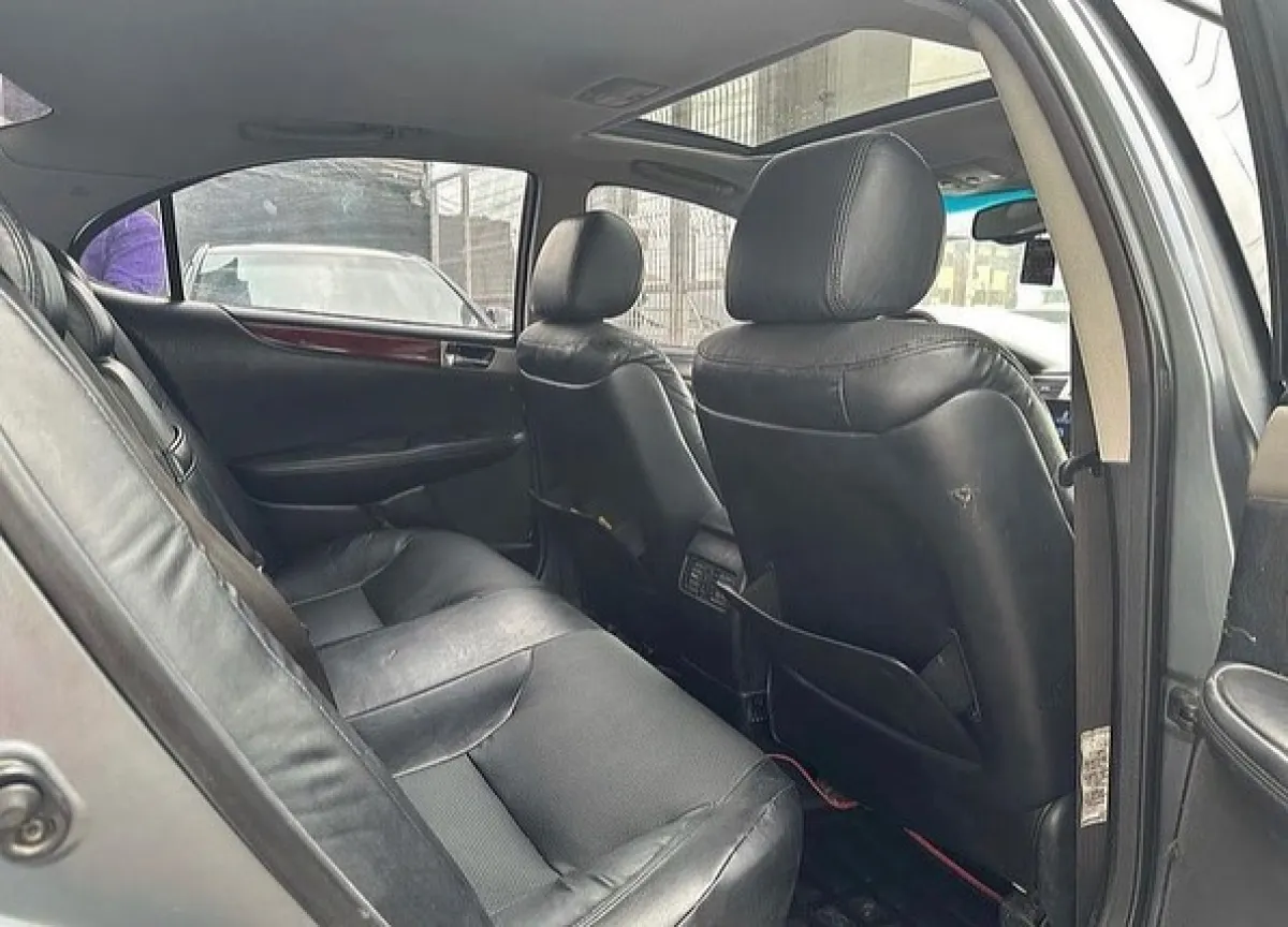 Lexus Es 330 for sale at affordable price - Image 2