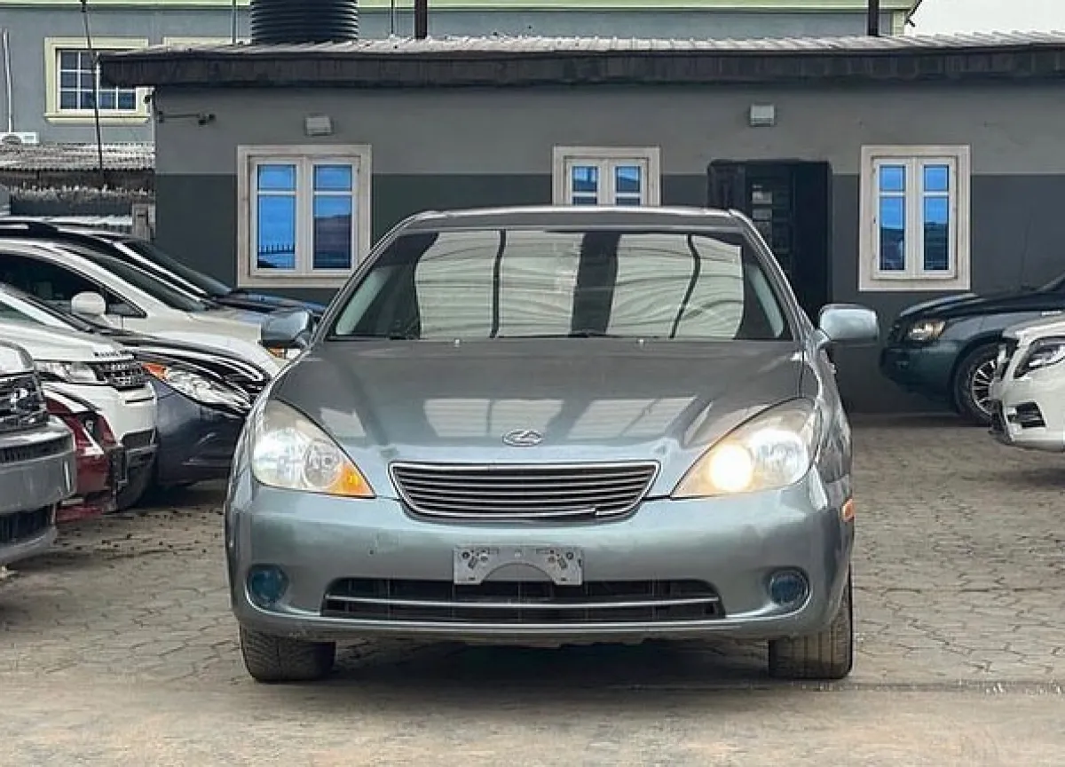 Lexus Es 330 for sale at affordable price - Image 3