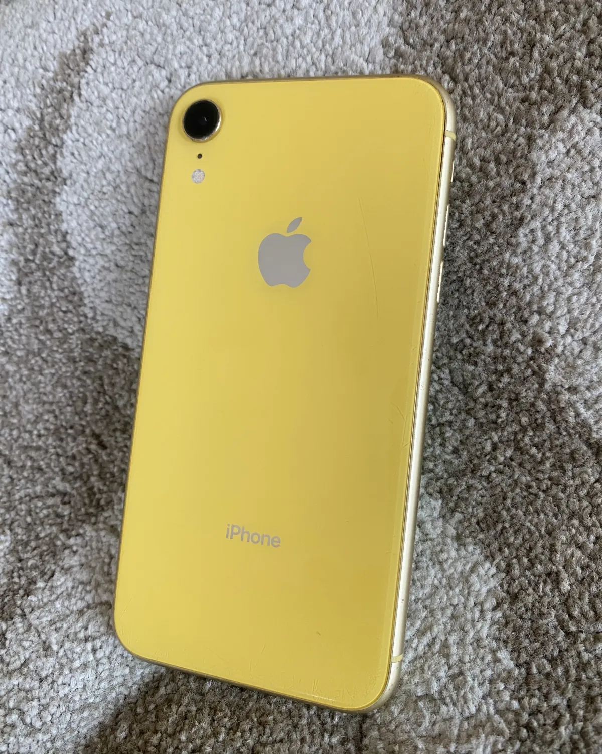 iPhone XR - Image 1