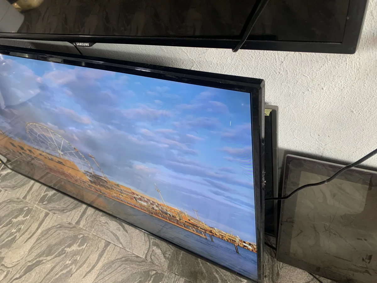 Prism 65" 4K Smart TV - Image 3