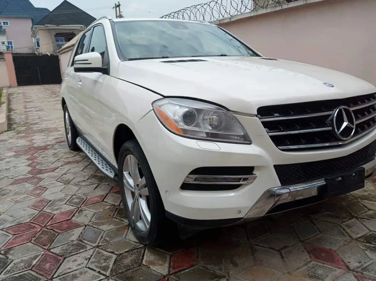 2013 Mercedes Benz ML350 4matic SUV For Sale - Image 1