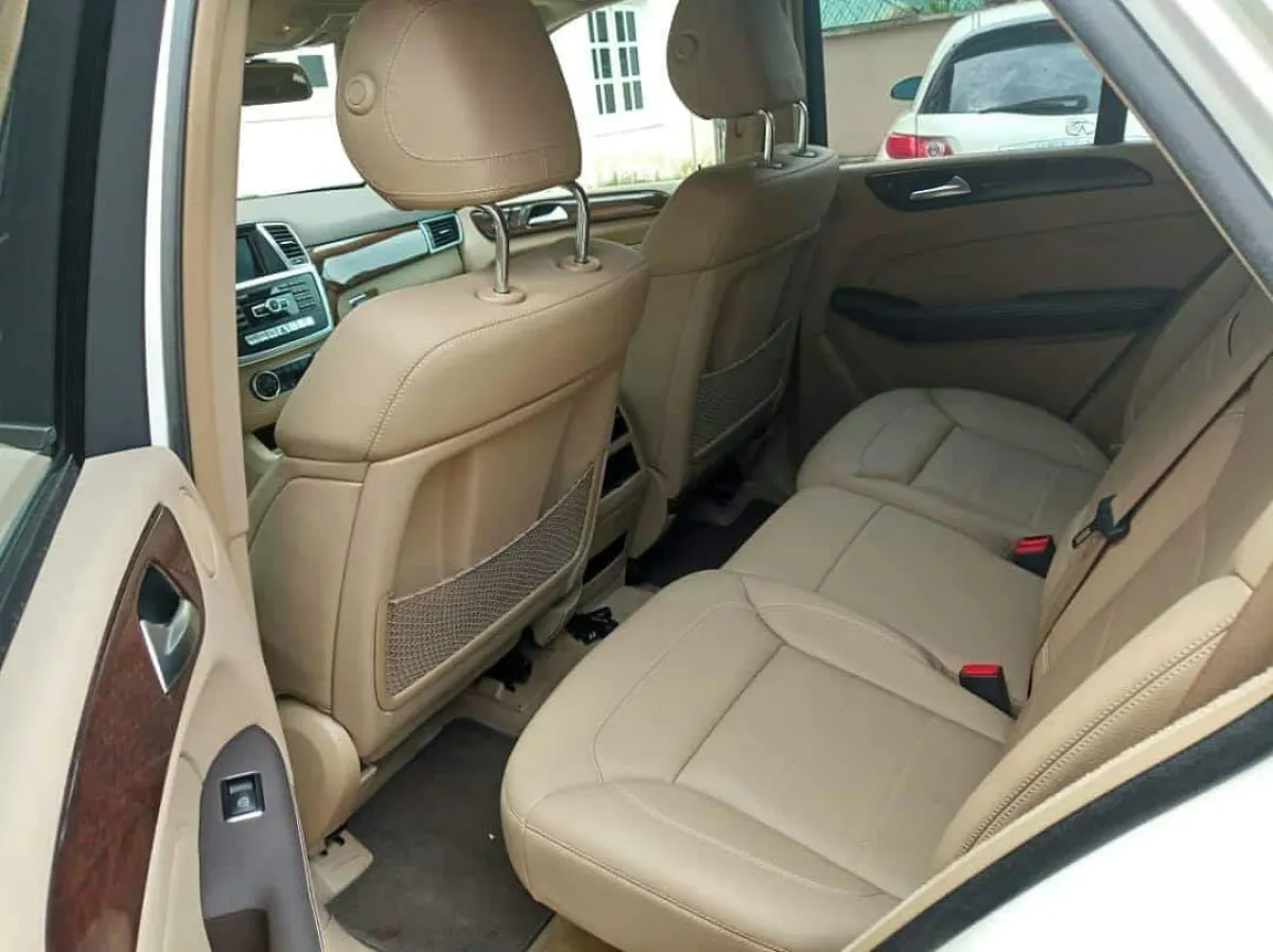 2013 Mercedes Benz ML350 4matic SUV For Sale - Image 5