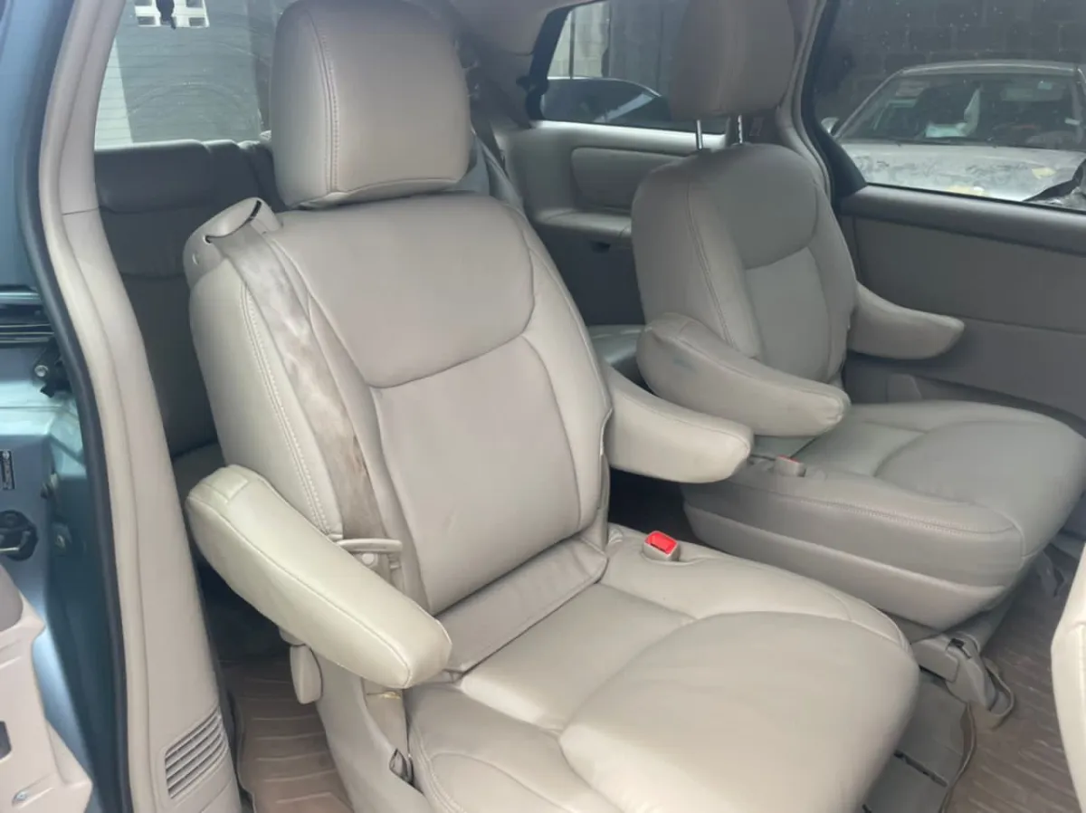 Tokunbo Sienna 2009 - Image 2