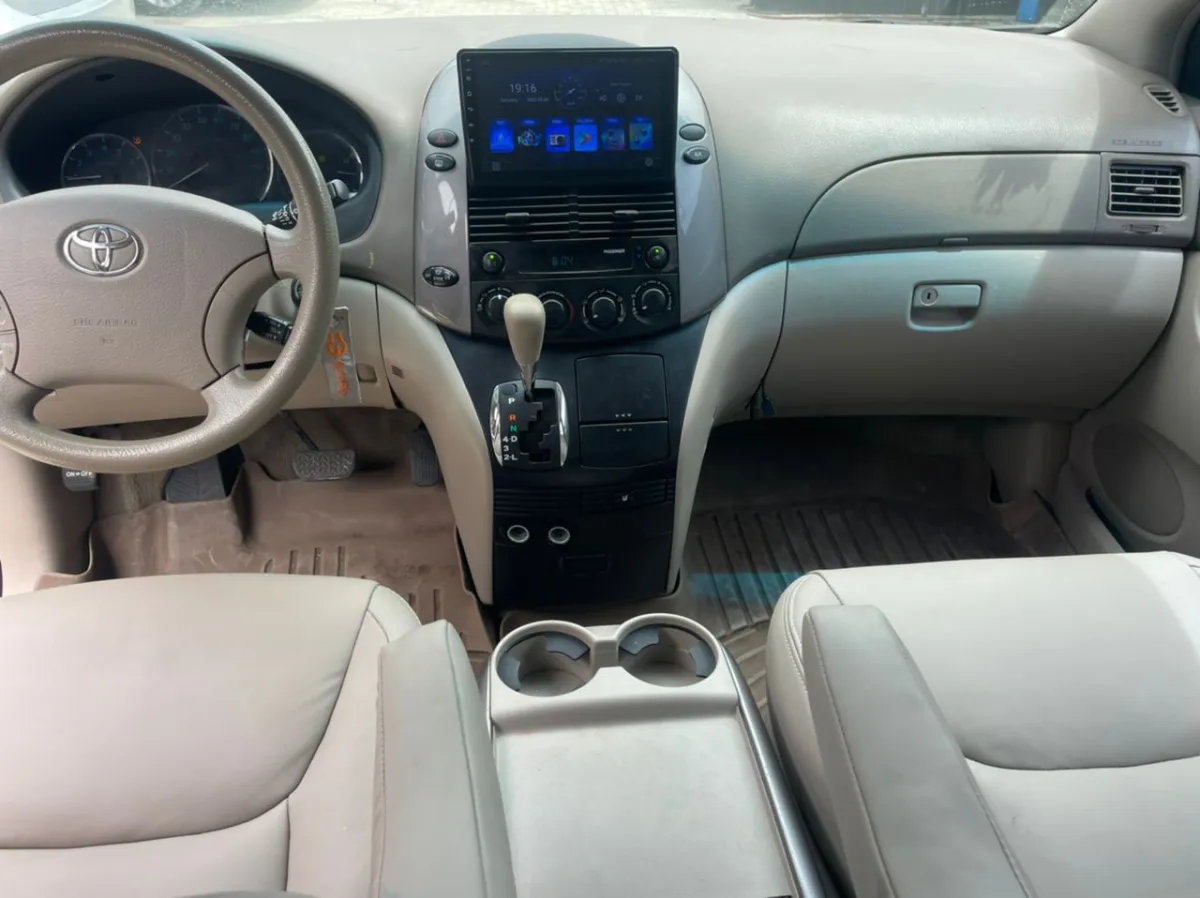 Tokunbo Sienna 2009 - Image 3