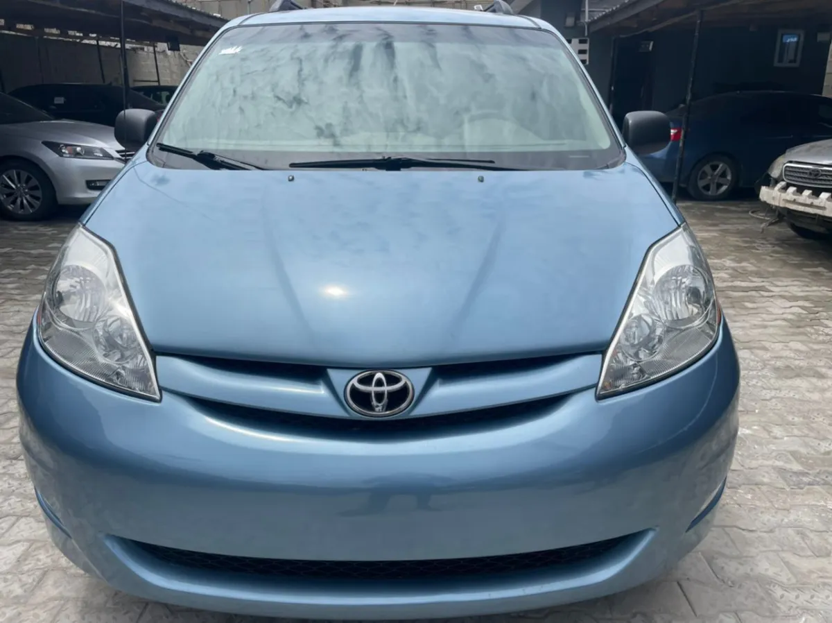 Tokunbo Sienna 2009 - Image 4