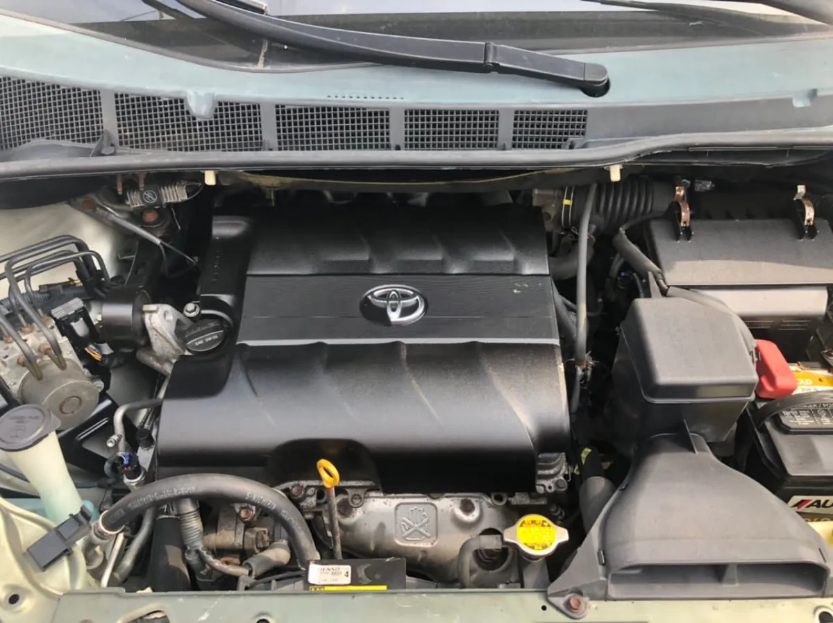 TOYOTA SIENNA 2011 GREEN - Image 6