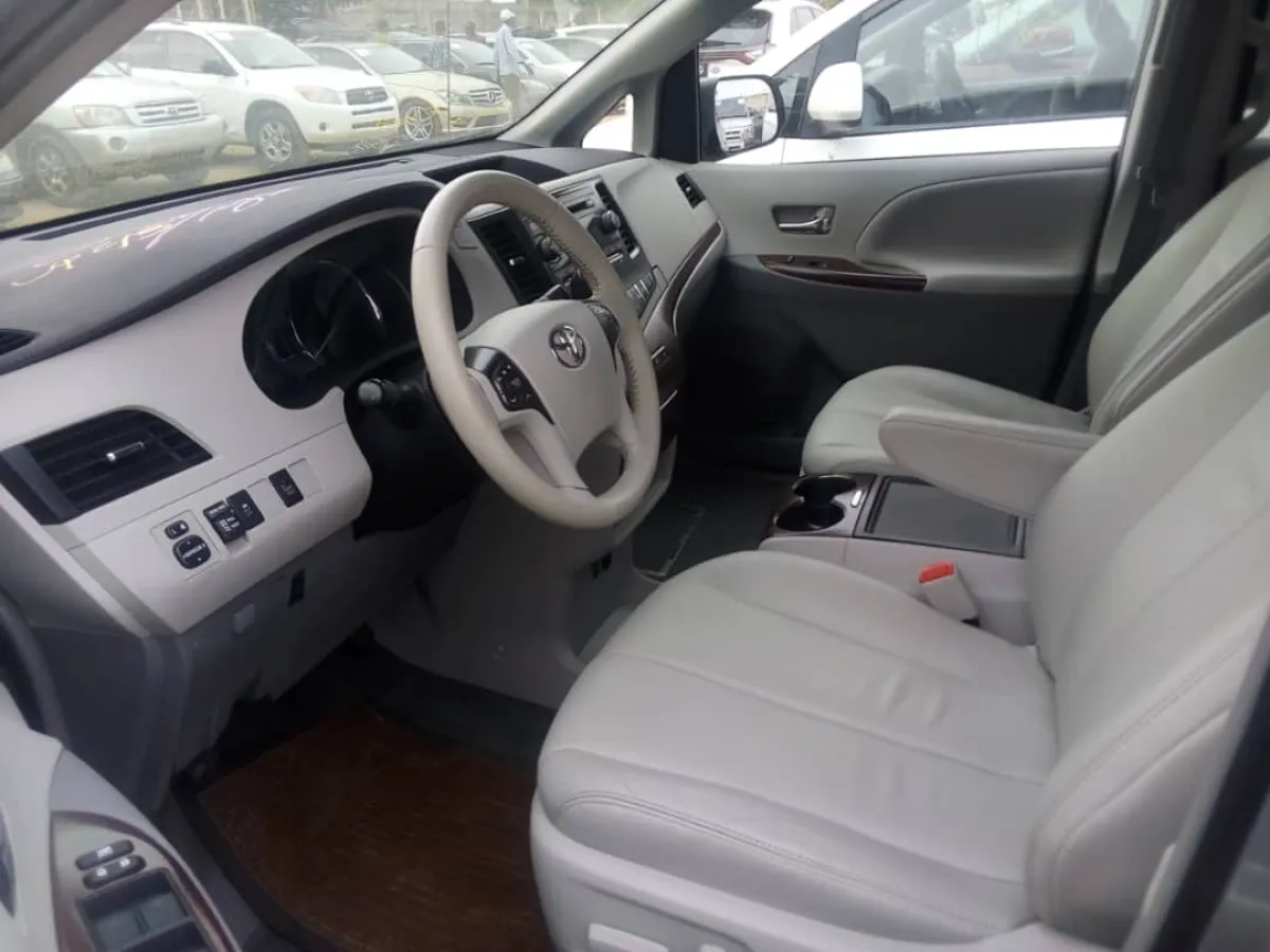 2012 Toyota Sienna For Sale - Image 4