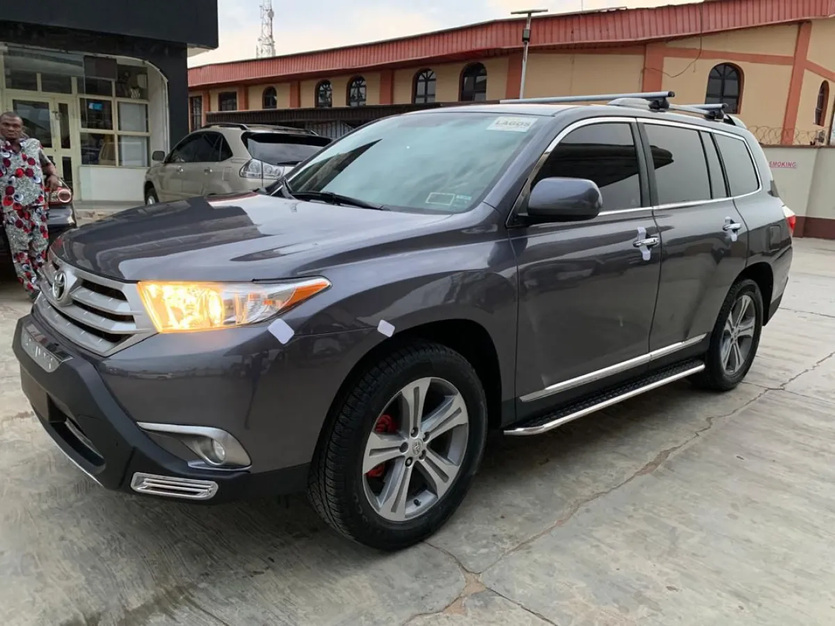 Toyota Highlander 2013 Limited Edition Full Option - Image 3