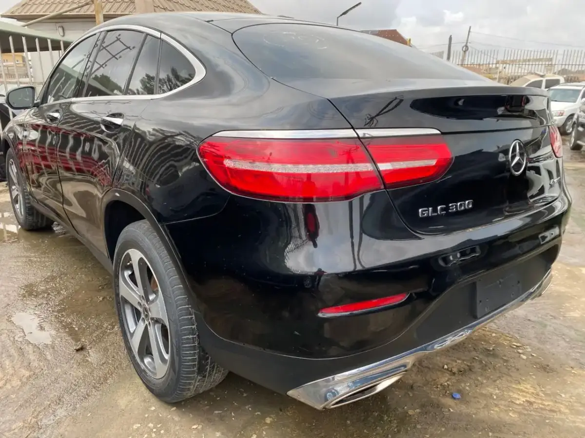 Mercedes Benz - Image 7