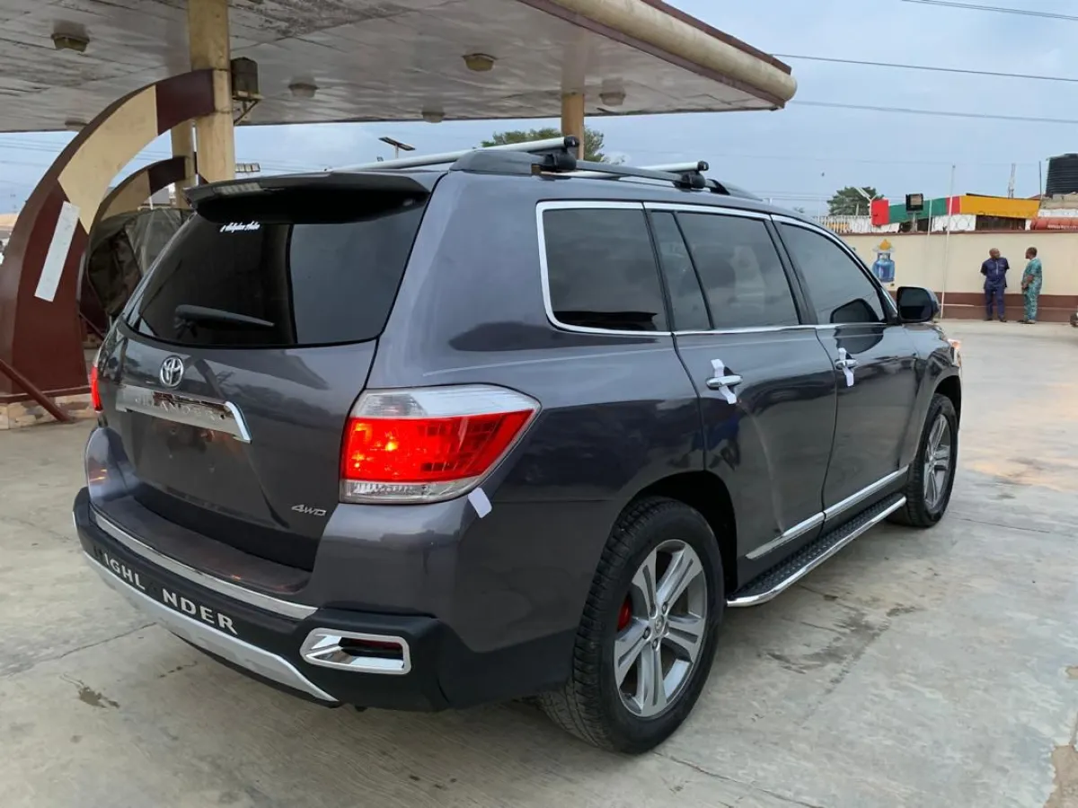 Toyota Highlander 2013 Limited Edition Full Option - Image 9