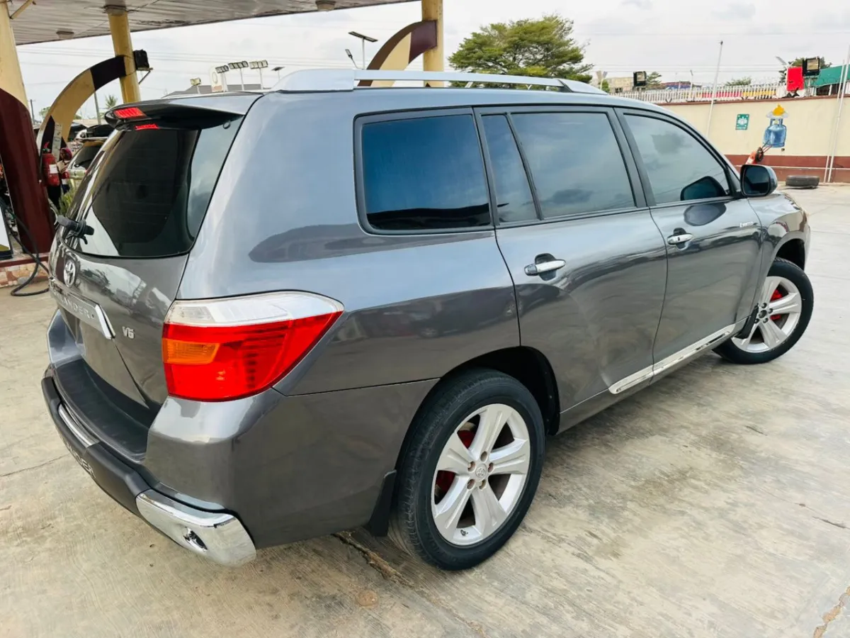 Toyota Highlander 2008 Limited Edition Full Option - Image 10