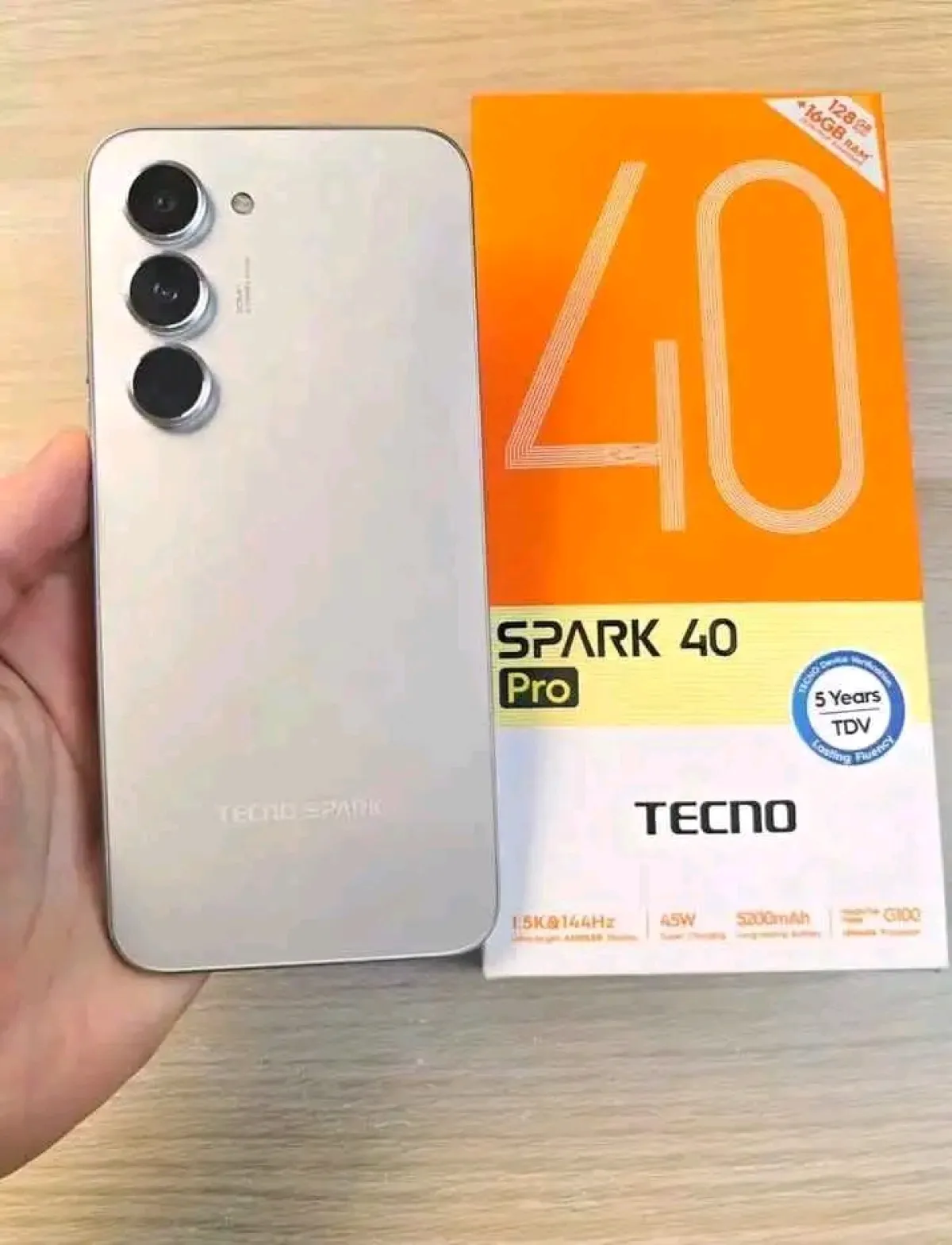Tecno spark 40pro is available for sale - Image 4