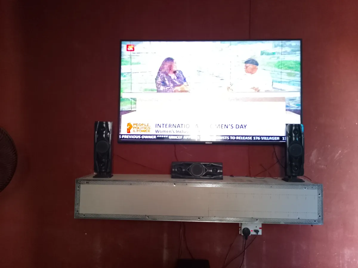 Samsung 55 inches QLED smart TV - Image 3