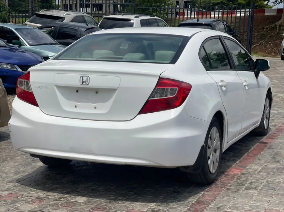 Newly Arrived 2013 Tokunbo Honda Civic - Image 2