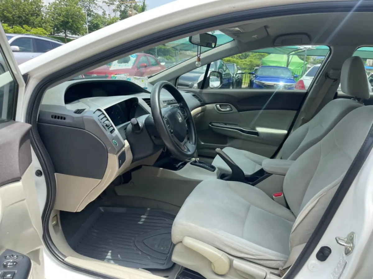 Newly Arrived 2013 Tokunbo Honda Civic - Image 3