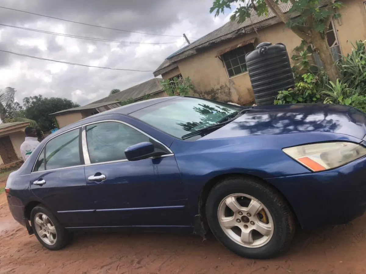 Honda Accord 2005 Model Available for sale in hood and perfect condition - Image 5