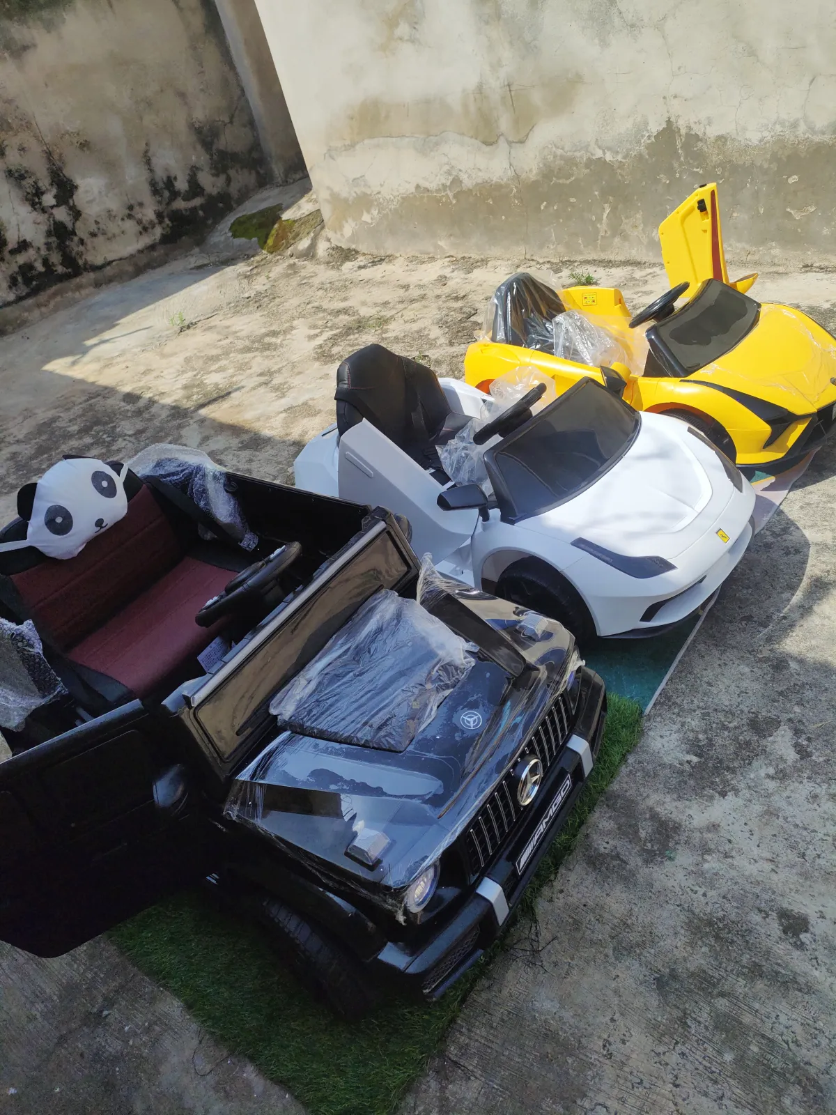 Electric Benz AMG for kids - Image 3