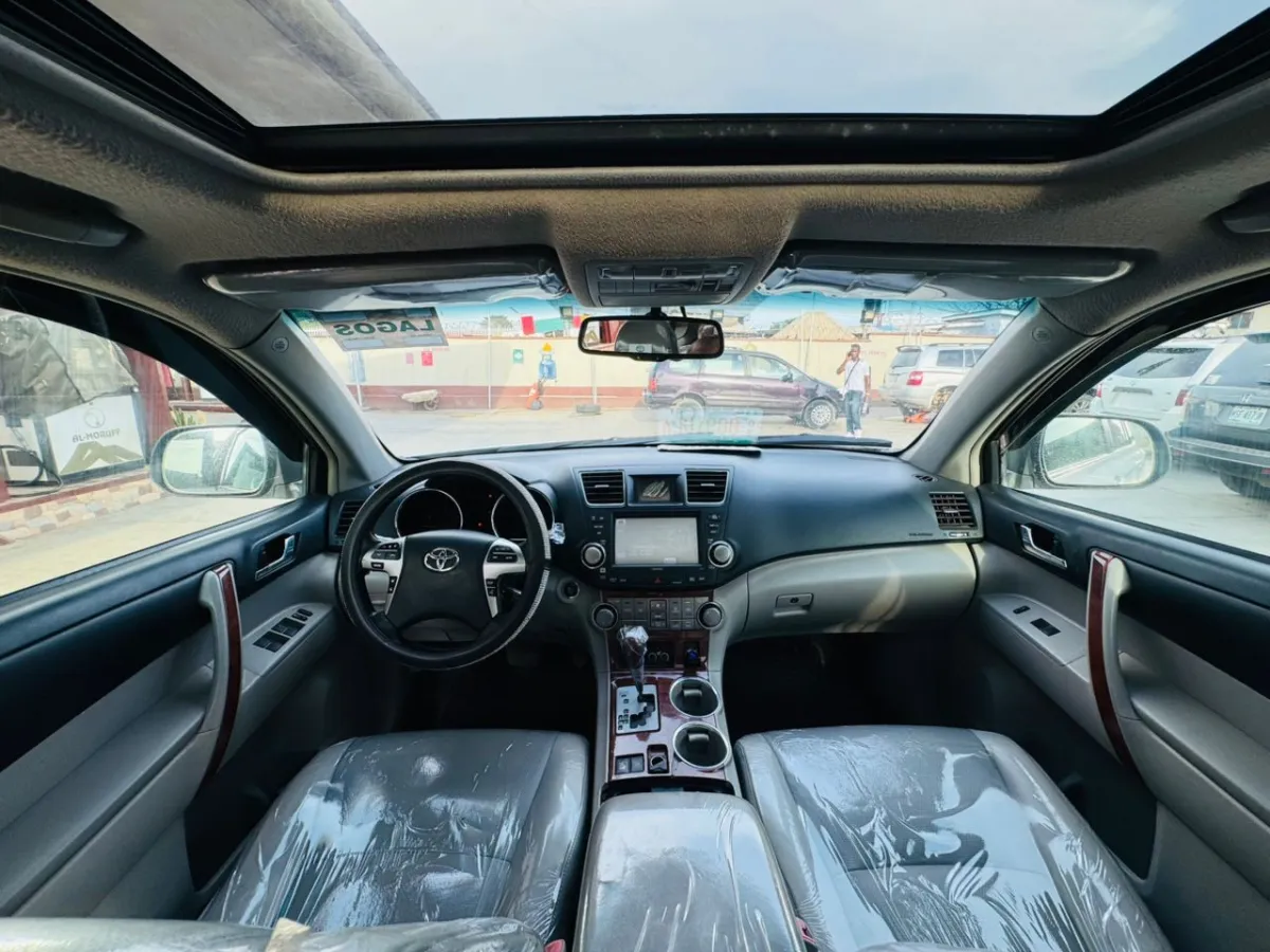 Toyota Highlander 2012 Limited Edition - Image 3