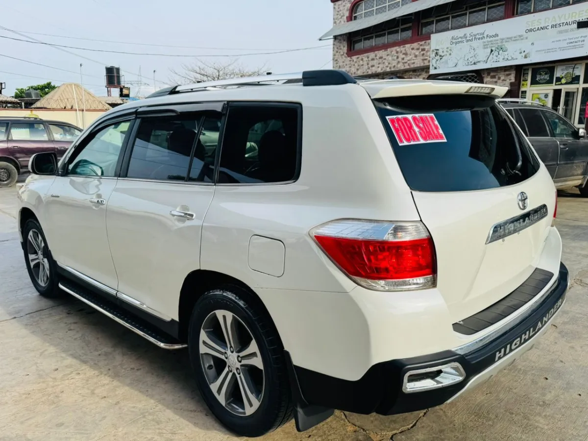 Toyota Highlander 2012 Limited Edition - Image 10