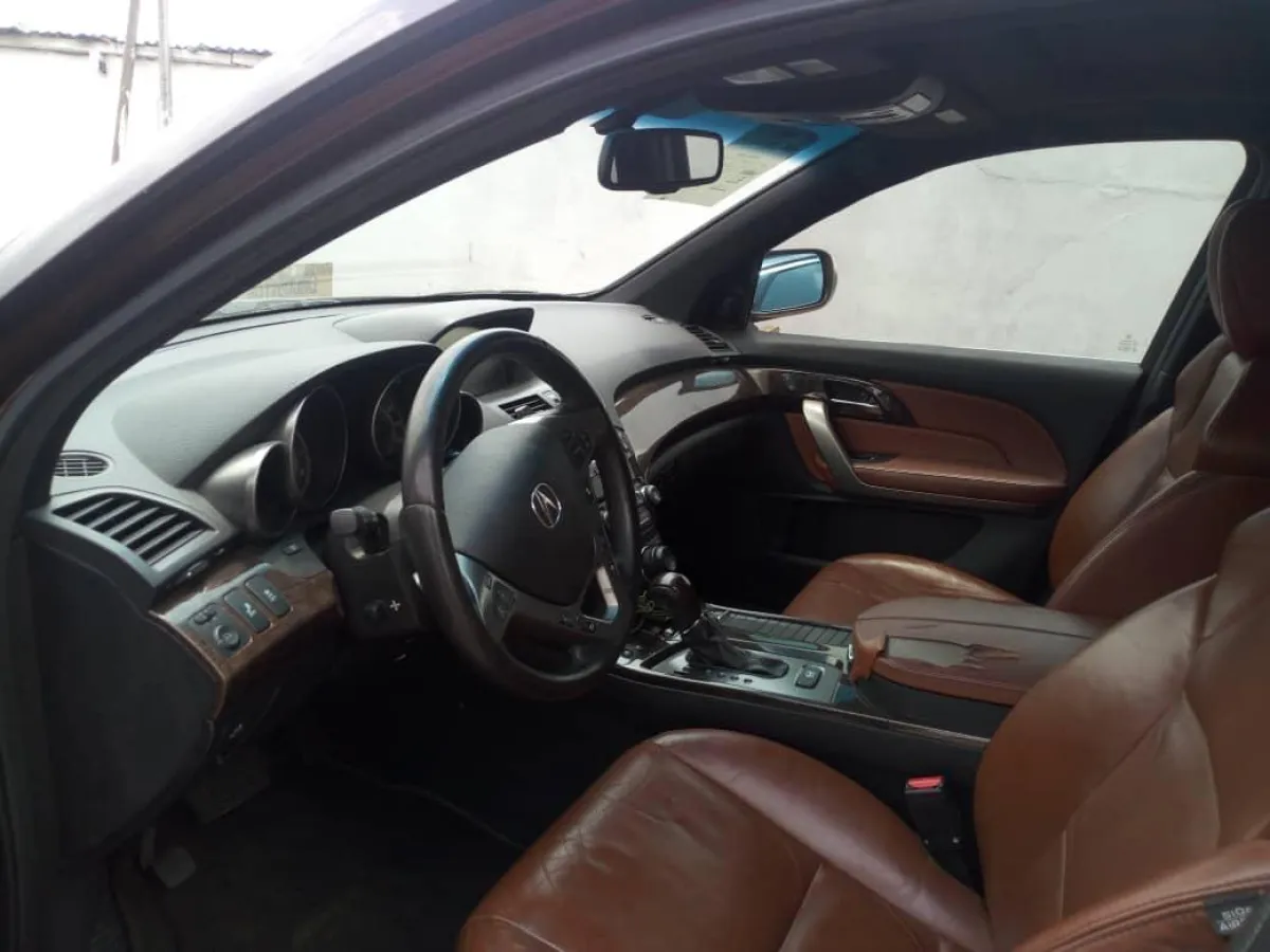 A Tokunbo 2010 Acura MDX - Image 4