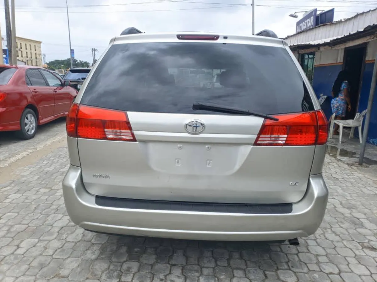 Super Tokunbo Toyota Sienna Le - Image 3