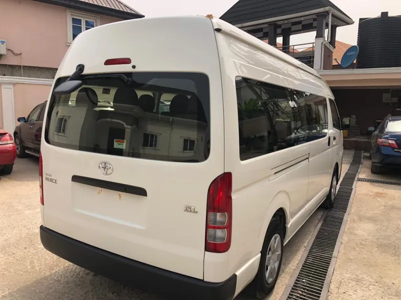 Sharp Tokunbo Toyota Hiace Bus