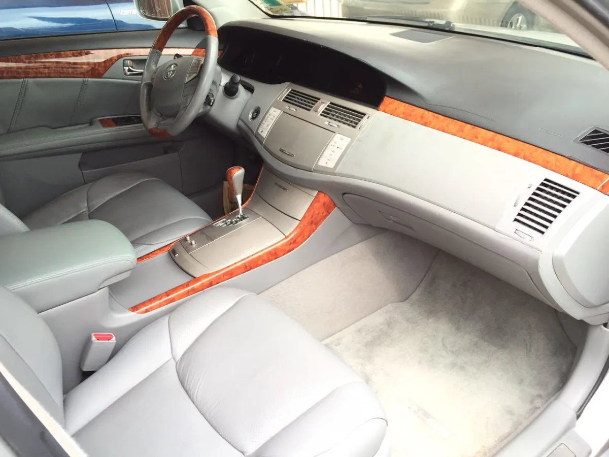 A Tokunbo Clean 2006 Toyota Avalon Limited - Image 3