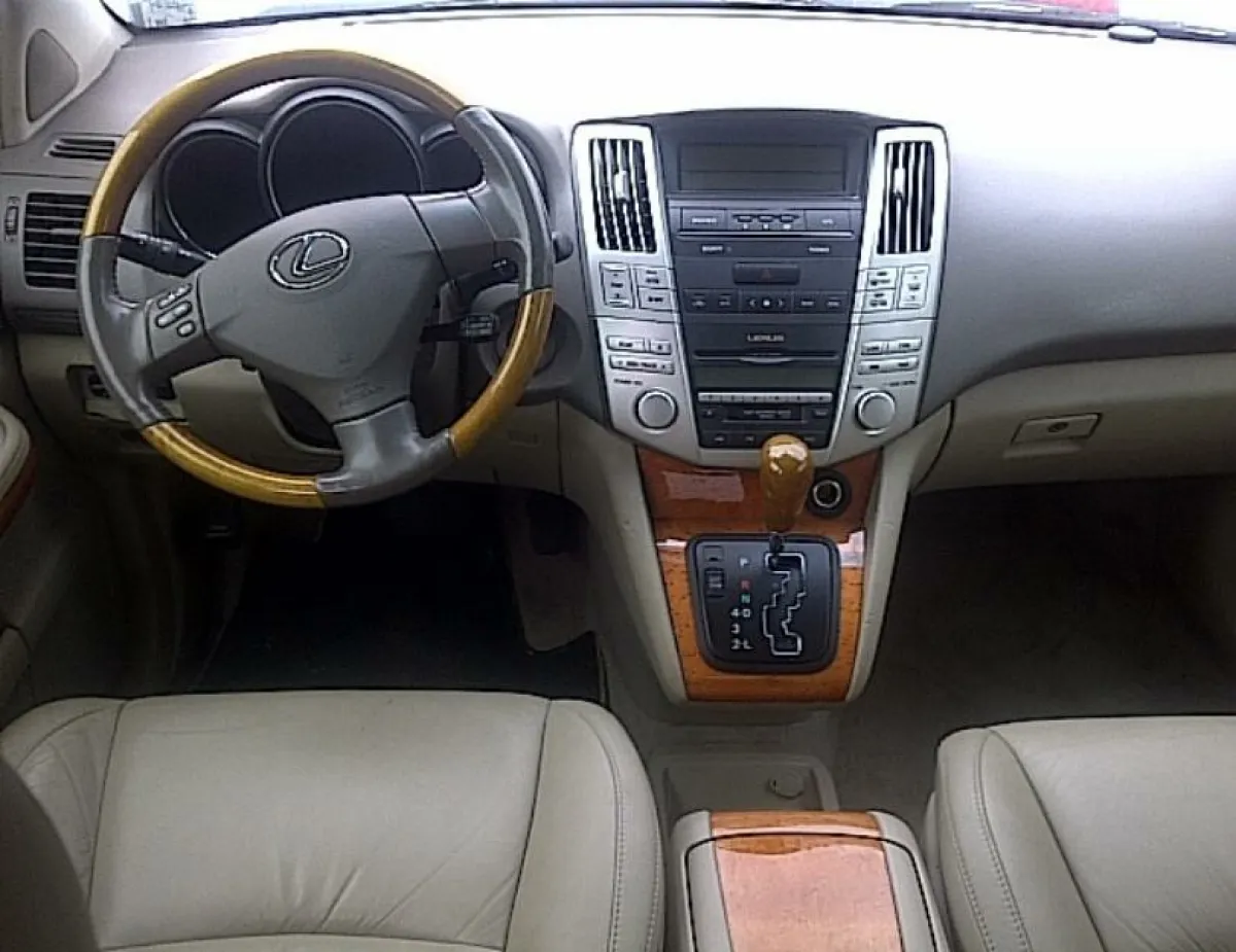 Sparkling Tokunbo Lexus Rx330 - Image 4