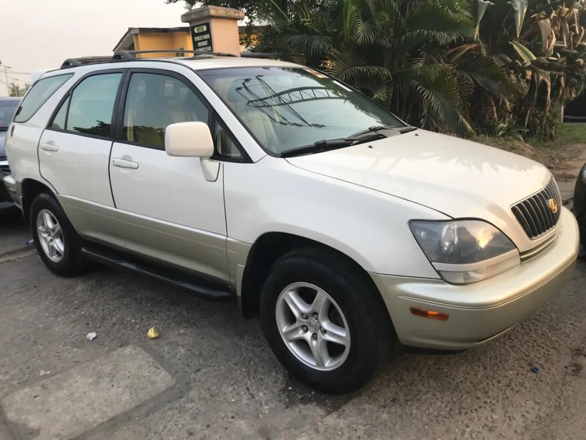 2000 Clean Tokunbo Lexus Rx300 - Image 4